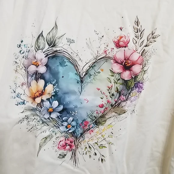 NWOT floral heart cotton t-shirt - Picture 2 of 4